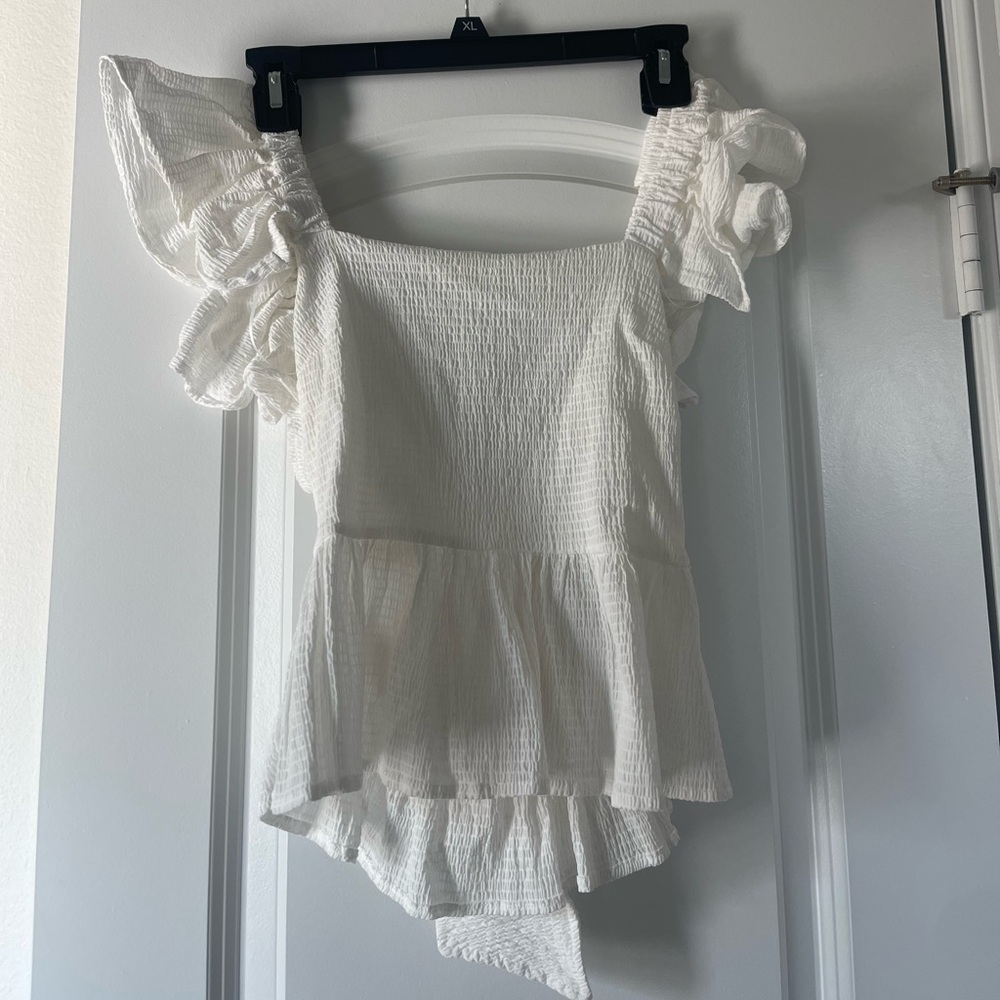 Francesca’s White Ruffled Women's Top size small